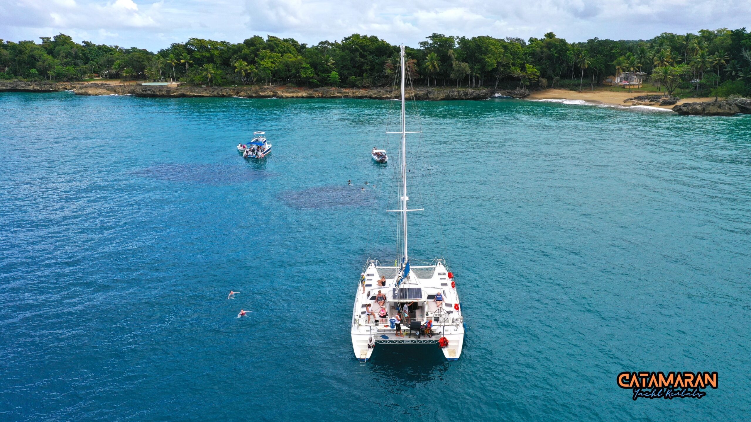A Sosua catamaran charter with cruise ship passengers from Taino Bay.