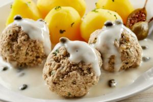 Konigsberger-Klopse ( German meatballs ). Konigsberger-Klopse