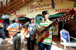 Singers at the restaurant